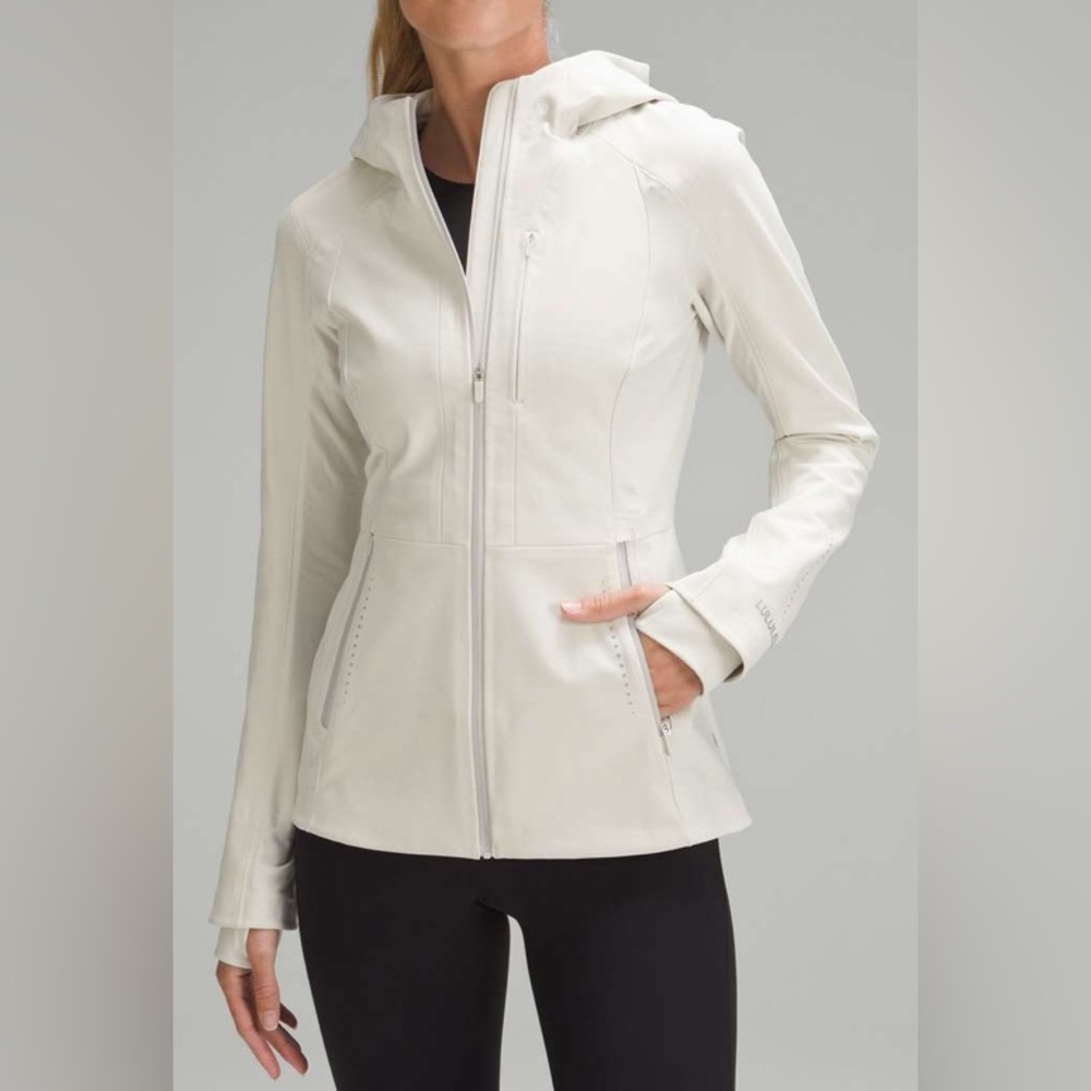 NWOT Lululemon Cross Chill Jacket *RepelShell Bone